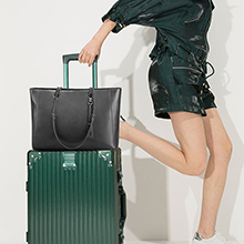 women leather tote